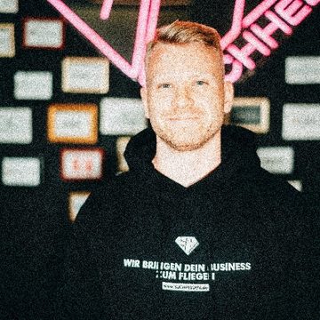 Mitarbeiterin oder Mitarbeiter der Suchhelden